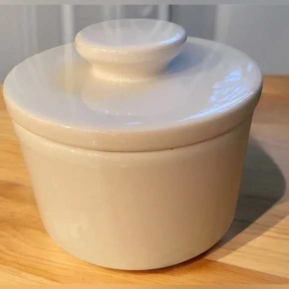 Trinket dish with lid, mark USA no marks, chips or scratches - Picture 3 of 10